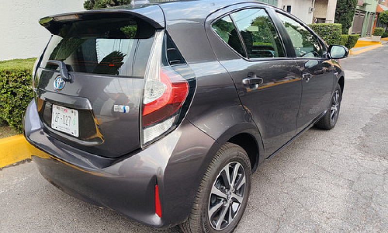 Toyota Prius C 1.5 H...