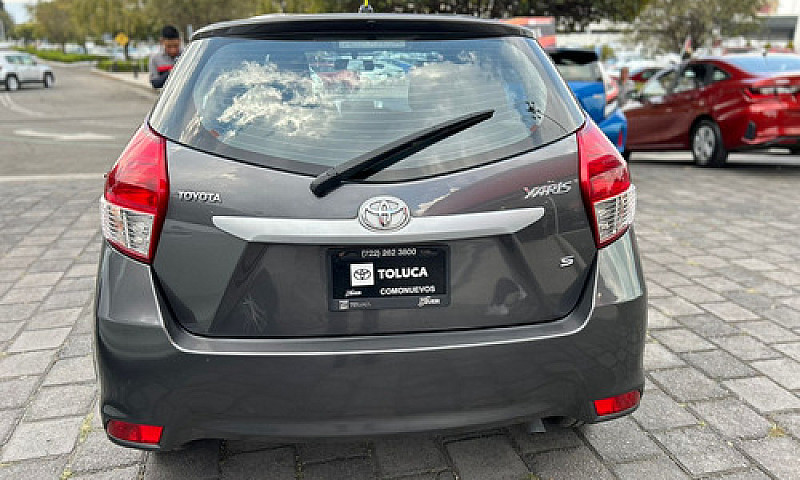 Toyota Yaris 2017...