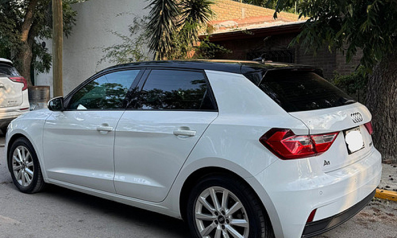 Audi A1 1. 0 Sportba...