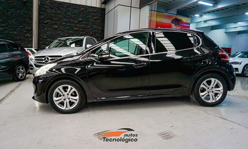 Peugeot 208 2014...