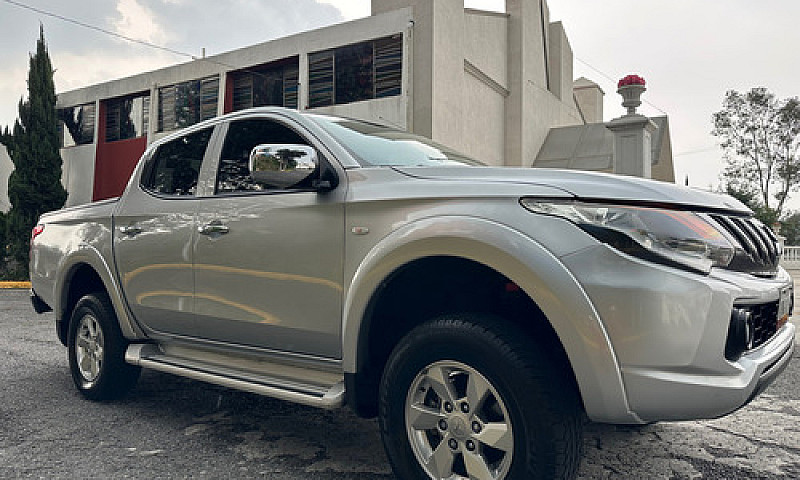Mitsubishi L200 2.4 ...