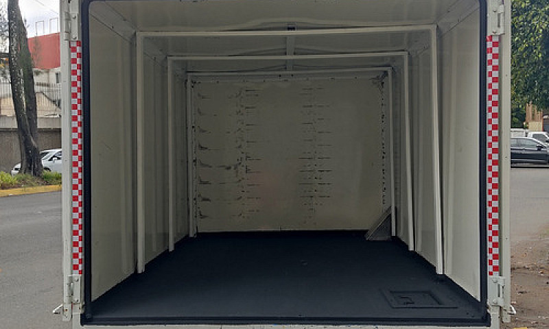 Nissan Np300 2.5 Tdi...