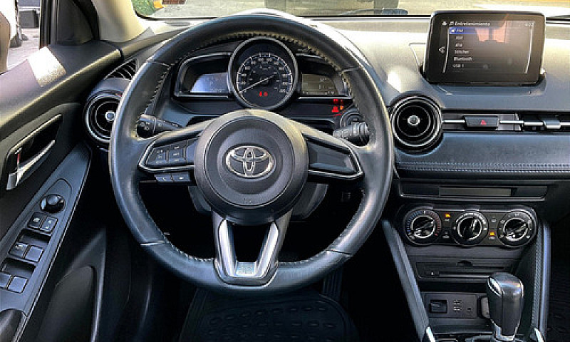 Toyota Yaris 2019...