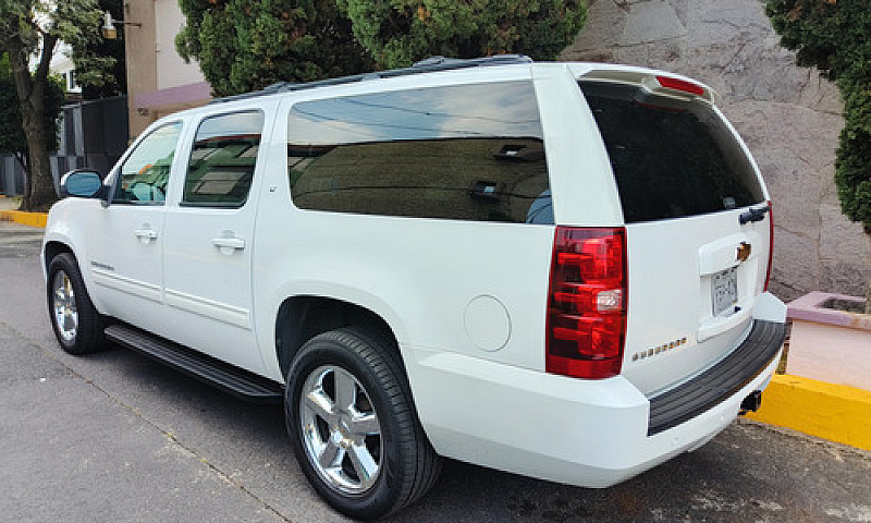 Chevrolet Suburban C...