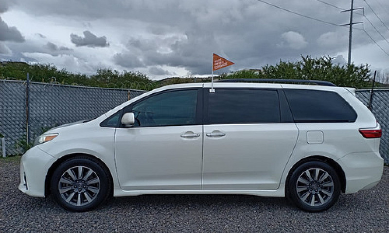 Toyota Sienna 2018...