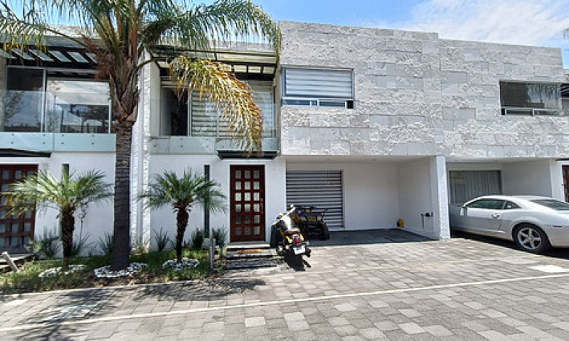 Moderna Casa En Priv...