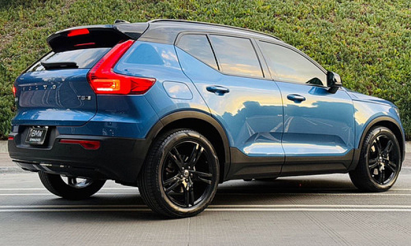 Volvo Xc40 5P R-Desi...