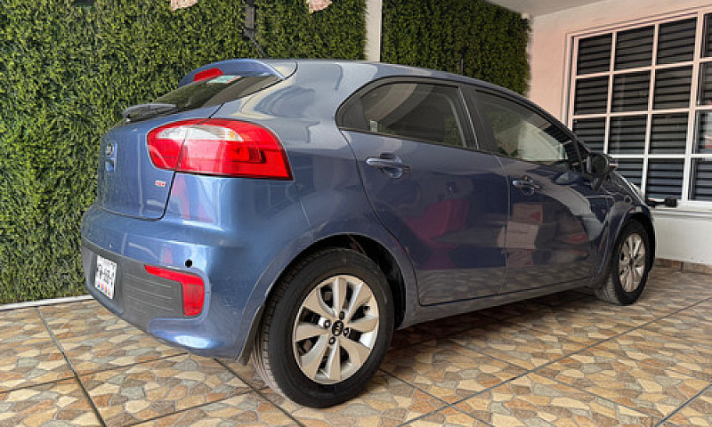 Kia Rio 1.6 Ex Hatch...