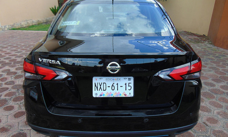 Nissan Versa 1.6 Adv...