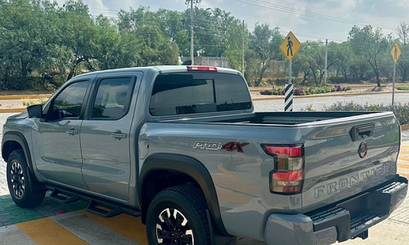 Nissan Frontier 3.8 ...