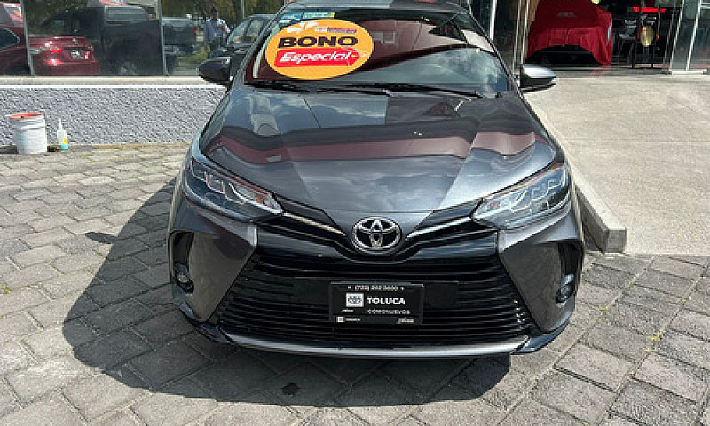 Toyota Yaris 2021...