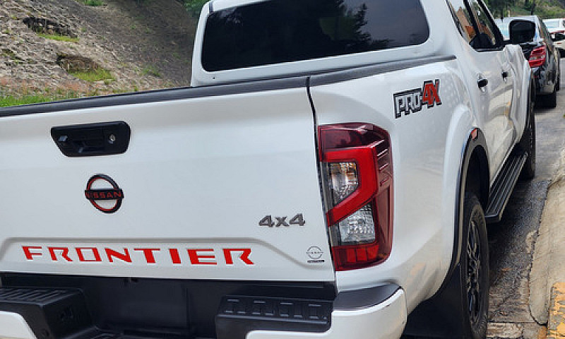 Nissan Frontier 2.5 ...