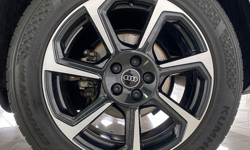 Audi Q3 2.0 S Line 1...
