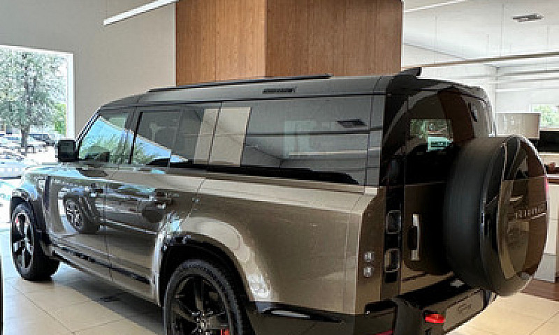 Land Rover Defender ...