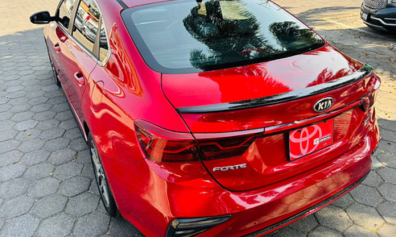 Kia Forte Sedan 2021...
