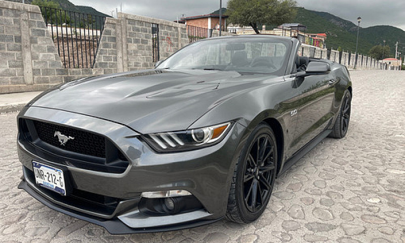 Ford Mustang 5.0L Gt...