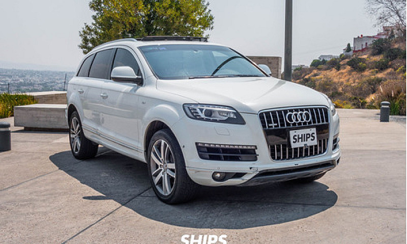 Audi Q7 2015...