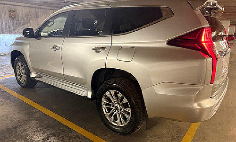 Mitsubishi Montero S...