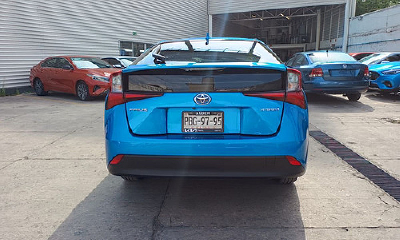 Toyota Prius 2022...