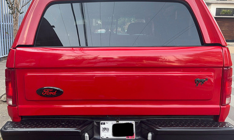 Ford Bronco Xlt...