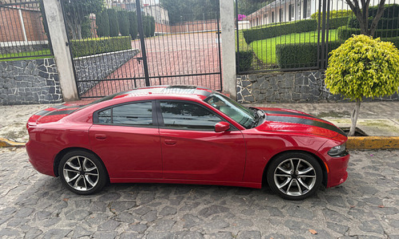 Dodge Charger 5.7 R-...