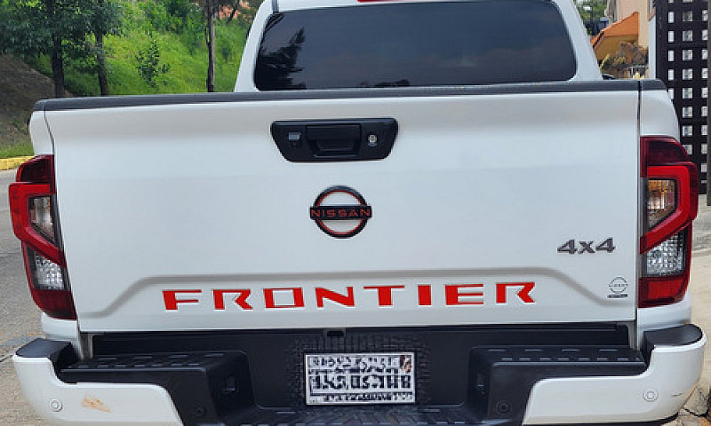 Nissan Frontier 2.5 ...