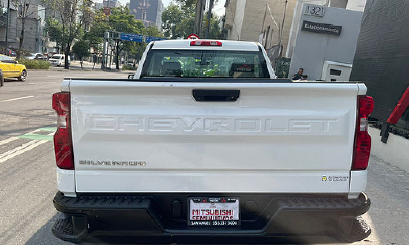 Chevrolet Silverado ...