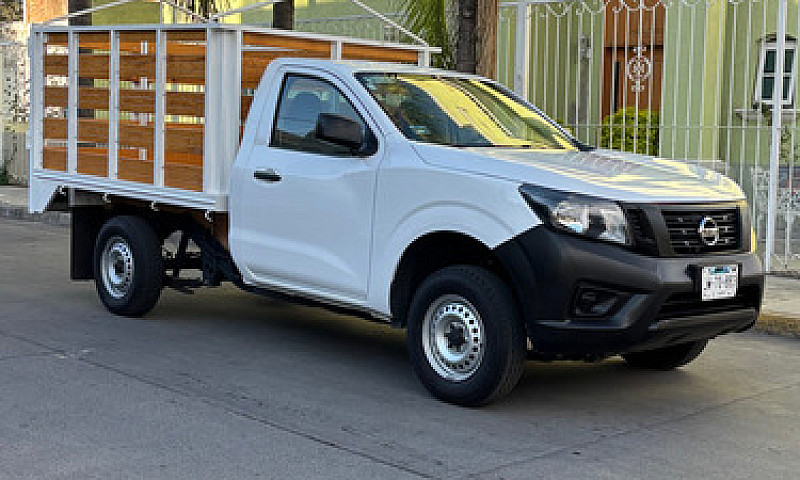 Nissan Np300 Estaqui...