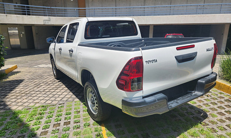 Toyota Hilux 2.8 Tdi...