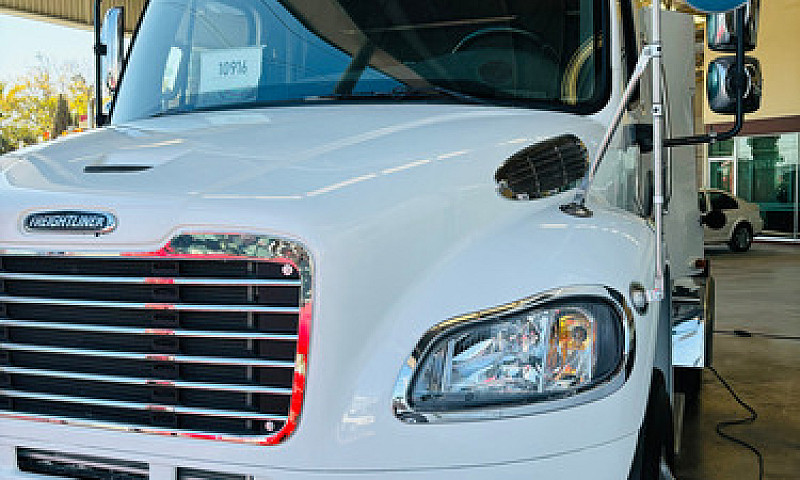 Freightliner M2 Año ...