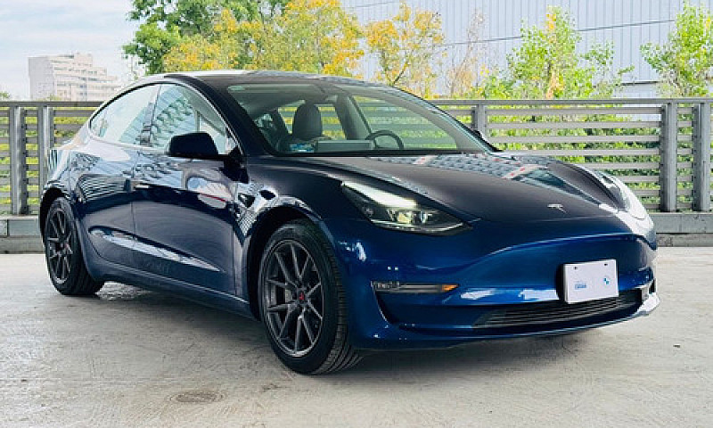 Tesla Model 3 5P Paq...