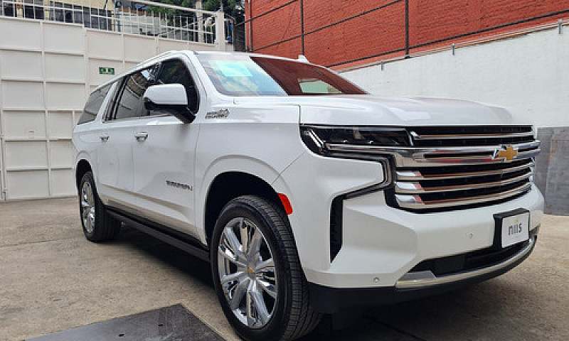 Chevrolet Suburban 2...