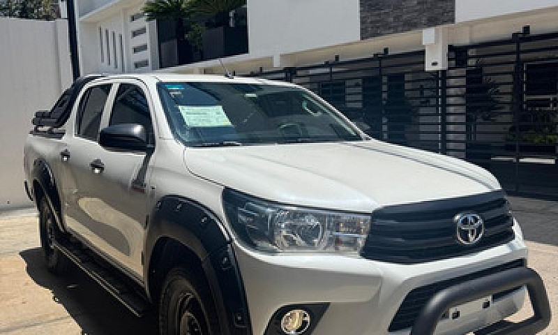 Toyota Hilux 2.8 Tdi...