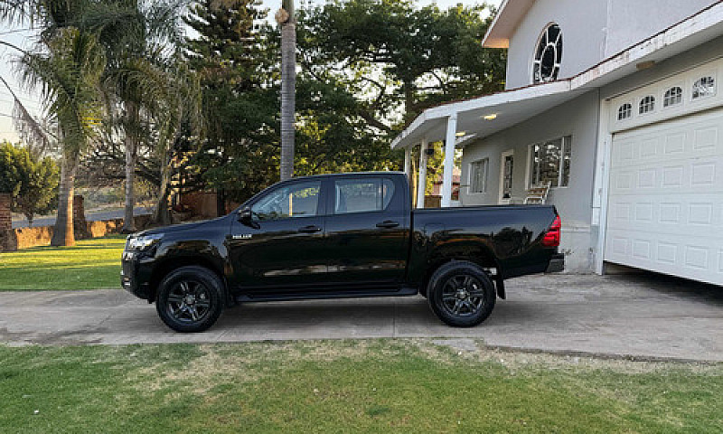 Toyota Hilux 2.7 Cab...
