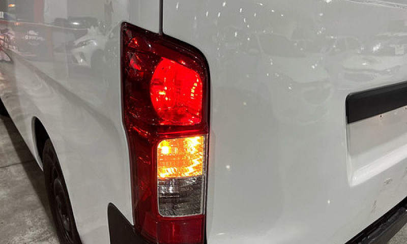 Nissan Urvan 2021...