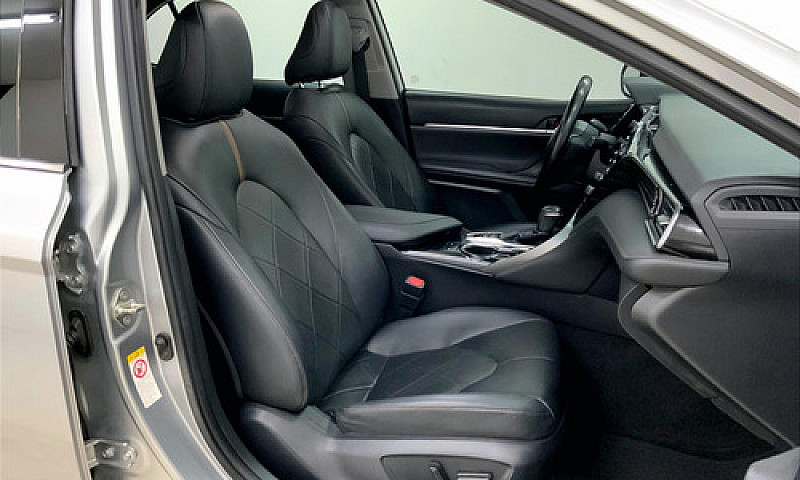 Toyota Camry 2019...