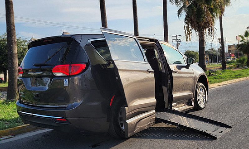 Chrysler Pacifica Br...