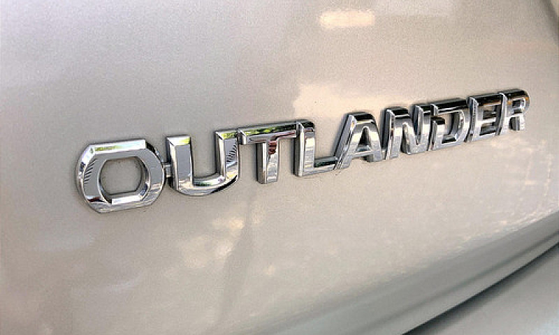 Mitsubishi Outlander...
