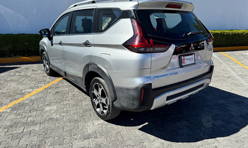 Mitsubishi Xpander 2...