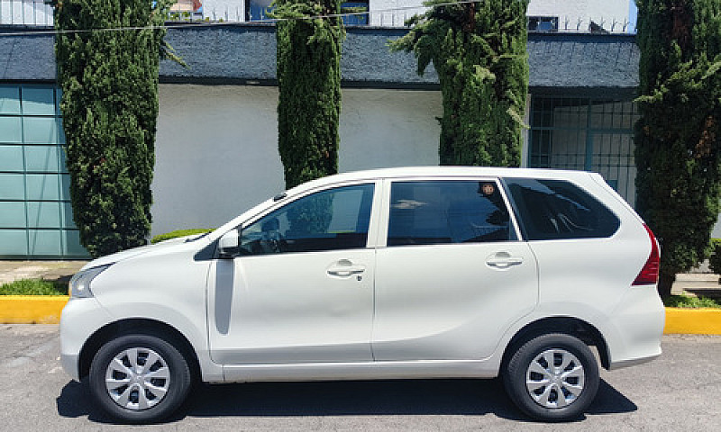 Toyota Avanza 1.5 Ca...