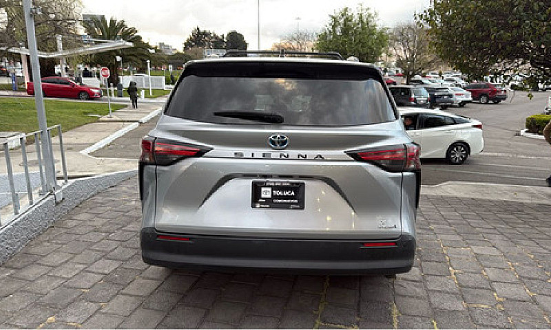 Toyota Sienna 2022...