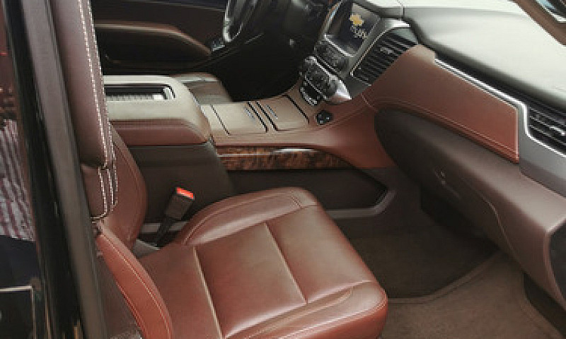 Chevrolet Suburban 5...