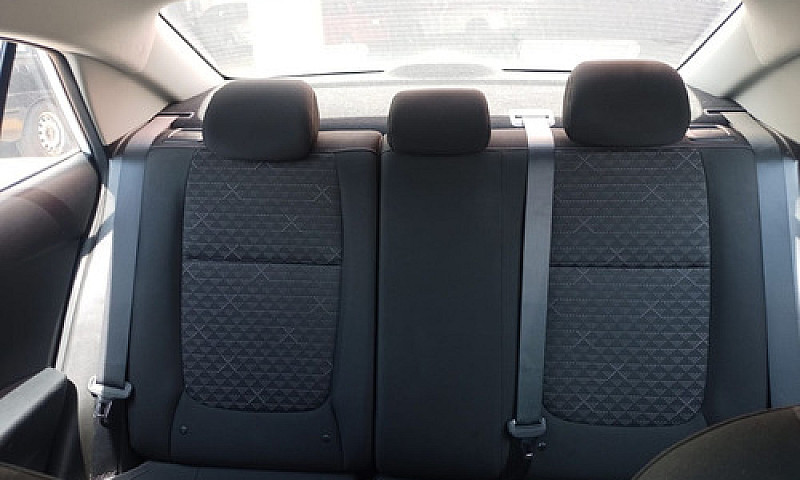 Kia Rio 1.6 L Sedan ...