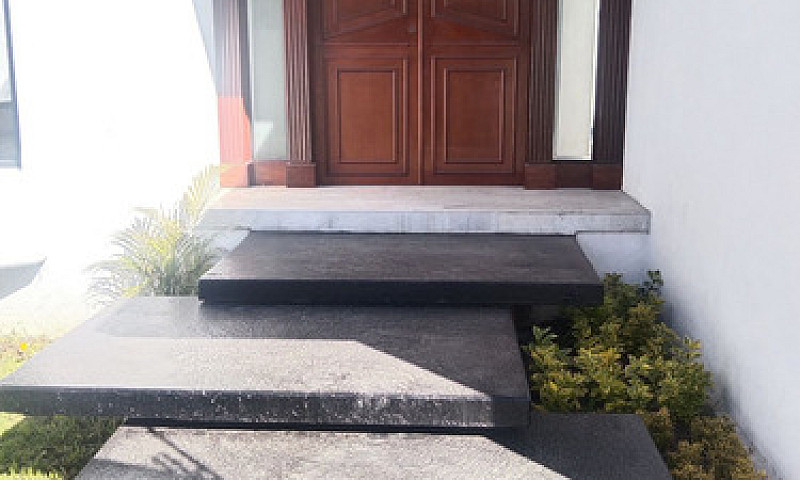Casa Un Piso / Las A...