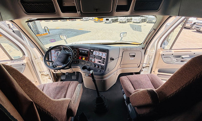 2017 Freightliner Ca...
