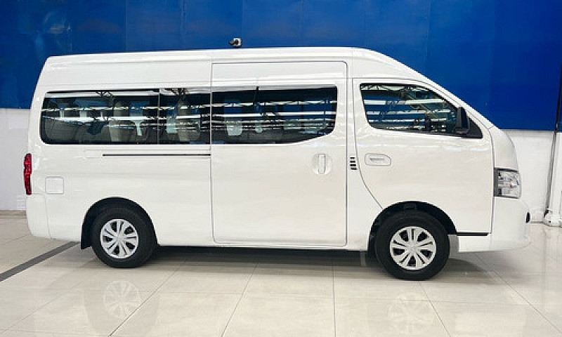 Nissan  Urvan  2022...