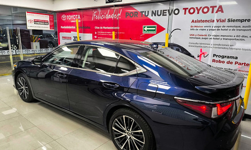 Lexus Es 2024...