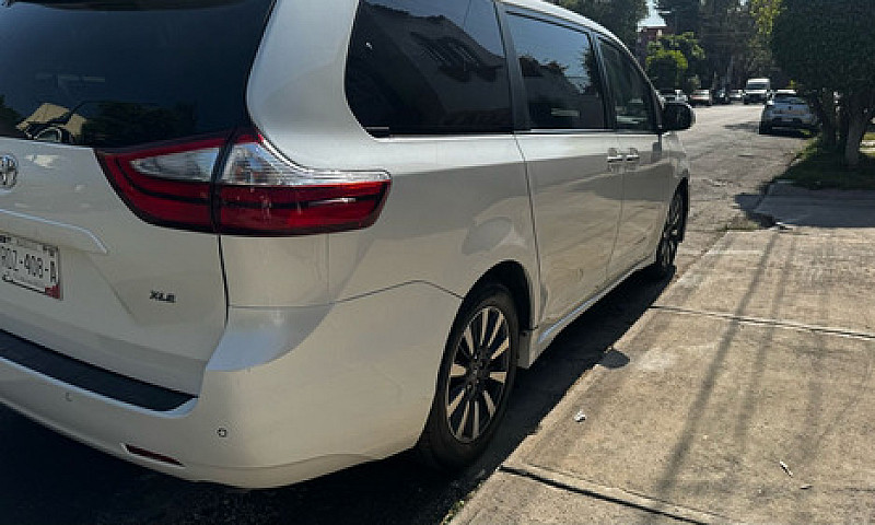 Toyota Sienna 3.5 Xl...