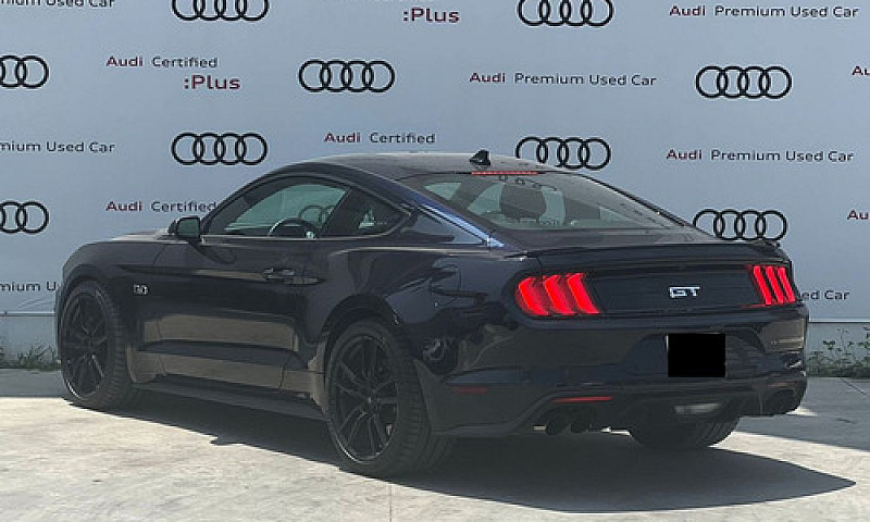 Ford Mustang 2021 5....
