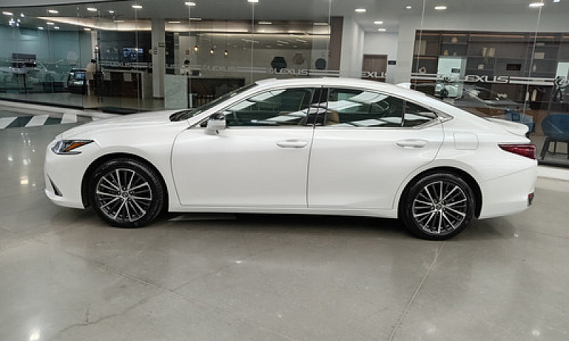 Lexus Es 2024...